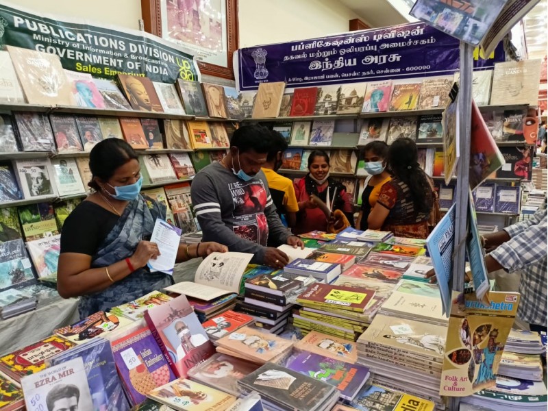 Publications Division participates in the National Book Fair at Puducherry with a widearray of books for sale