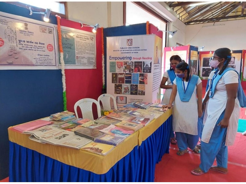 PublicationsnbspDivision has organized a fiveday book exhibition on Azadi Ka AmritMahotsav at the National Salt Satyagraha Memorial Dandi in Navsari District of Gujarat The exhibition kicked off on 1st April 2021nbsp